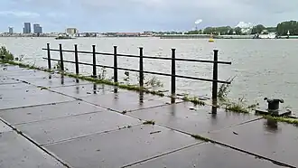 Stelconplaten, kadehek en bolders