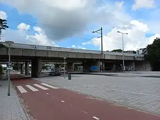 Zijaanzicht vanuit Duivendrecht (augustus 2023)