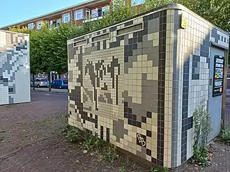 De koe (midden) en signatuur (rechtsonder) (september 2023)