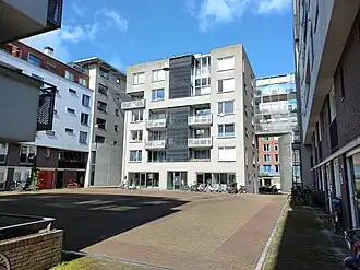 Koerierstersplein5-14 met op voorgrond Comfort form (april 2023)