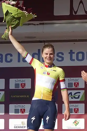 Lotte Kopecky won twee ritten en het eindklassement