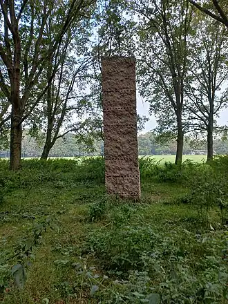 Stéle in september 2023