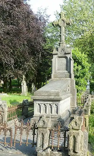 Graf in neo-gotische stijl van Pieter Antoon Verwilghen-Hemelaer