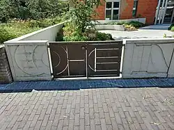 Reliëfs op en in terreinafscheiding (juli 2023)