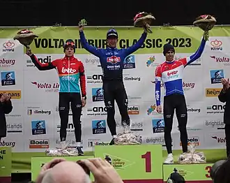Winnaar Kaden Groves op het podium