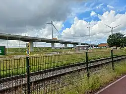 Basiswegviaduct nadat het de Basisweg is overgestoken (juli 2024)