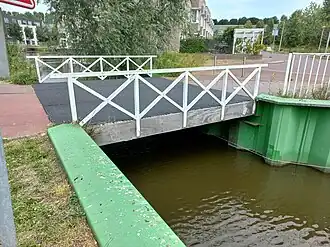 Brug 2473 met rechts H. Stolleplantsoen (juni 2024)