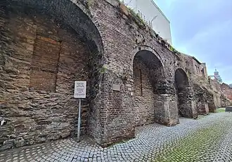 De stadsmuur aan de Preekherengang