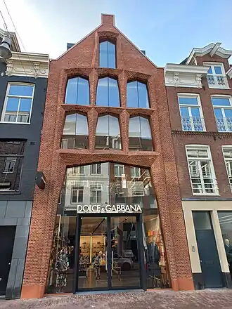 The Lady (april 2024)