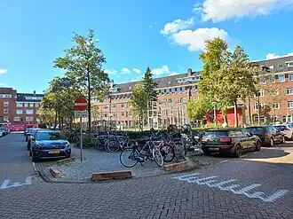 Paramariboplein vanuit de Bonairestraat (oktober 2024)