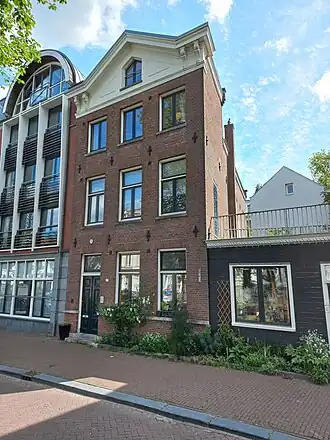 Reguliersgracht 109 in juni 2024 Onderstuk rechts hoort erbij