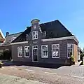 Huis met schilddak