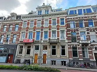 Linker deel van dubbel herenhuis, Weteringschans 128 (“te huur”)