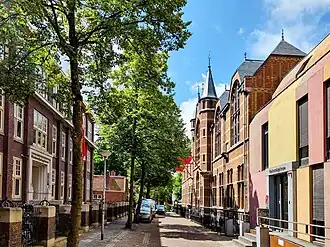 Grote Rozenstraat met gebouwen van de Rijksuniversiteit Groningen