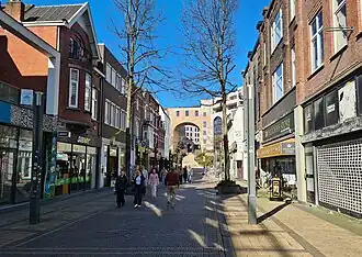 De Saroleastraat gezien naar het noorden. Op de achtergrond het Maankwartier (2025)