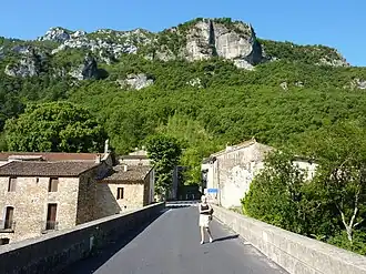 Brug over de Vis in het gehucht Madières