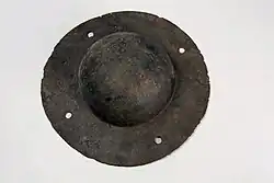 IJzeren umbo (schildknop), in 1974 aangetroffen onder het Romeinse vrachtschip Zwammerdam 4.