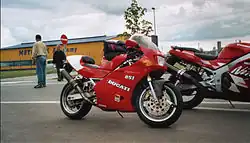 Straatversie van de Ducati 851, het begin van een serie sportmodellen waarbij Ducati uitging van de raceversies en daarop de straatmodellen baseerde.