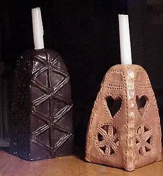 Foto van twee verschillende typen Julleuchter