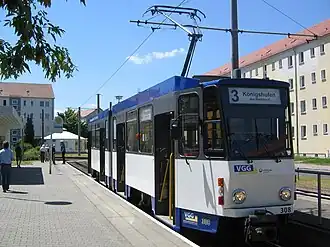 Een KT4 tram aan een eindpunt