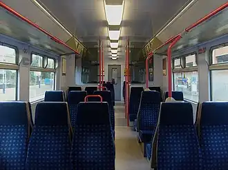 Het vernieuwde interieur van een Class 319 van First Capital Connect