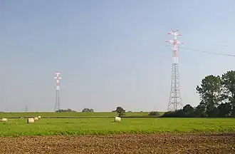 De 380-kV-hoogspanningsleidingen na de verhoging van de masten van 84 tot 110 m (2007)