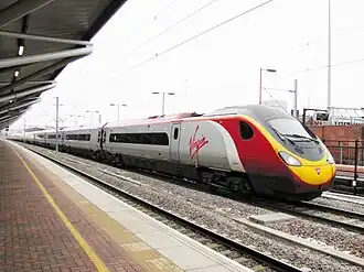 Virgin Trains pendolino treinstel op 23 februari 2010 te Station Rugby