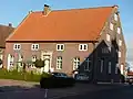 Het Hemkensche Haus te Bockhorn (18e eeuw; in gebruik als bankkantoor)