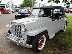 Willys Jeepster (1950), facelift met het nieuwe radiatorrooster