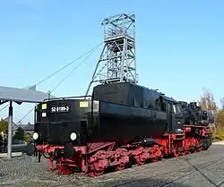Loc 52 8199 met Wannentender te Oelsnitz