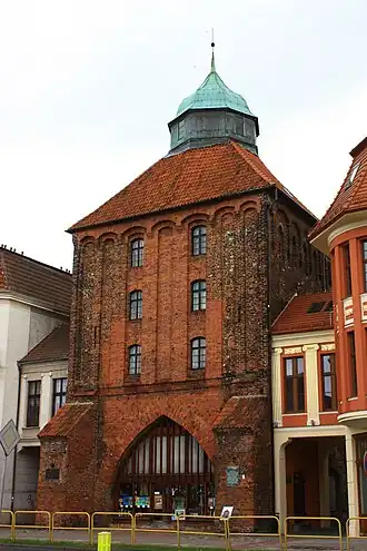 De voorzijde van de Nieuwe Poort in Słupsk