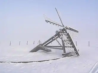 Tjasker Augustinusga ondergesneeuwd in de winter van 2010