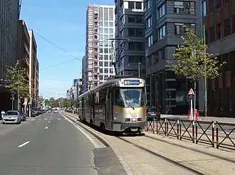 PCC 7942 op lijn 81 aan de halte Zweden.