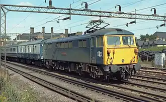 De 87030 passeert op 15 september 1979 Kenton op weg naar Londen Euston