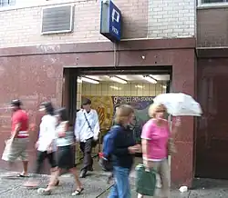 Straattoegang tot het station