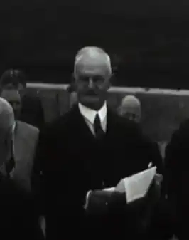 Fockema Andreae bij de onthulling van het monument voor oud-burgemeester De Monchy in 1936