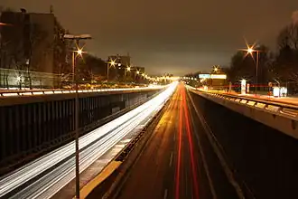 De A111 's nachts ter hoogte van Dreieck Charlottenburg
