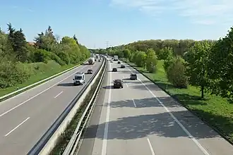 De A6 bij Mannheim-Rheinau, kijkend richting het zuiden. (2018)
