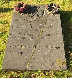 Grafzerk in arduin, begraafplaats Moerbeke