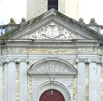 portaal in arduin van de Sint-Martinuskerk