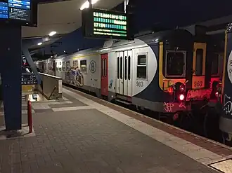 Trein van de huidige lijn S62 op Charleroi-Centraal in 2017.