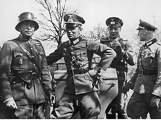 Rothkirch (midden) tijdens de Anschluss.