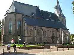 Uitzicht op de kerk vanaf de Markt