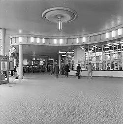 Aankomsthal; november 1973, kort voor de sloop.