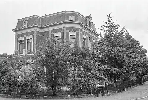 De synagoge aan Kenaupark 7 in 1964