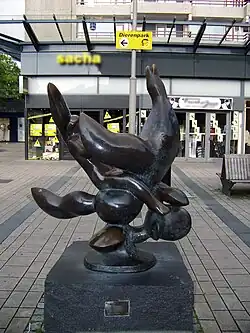 Aarde en Water (1988), Emmen