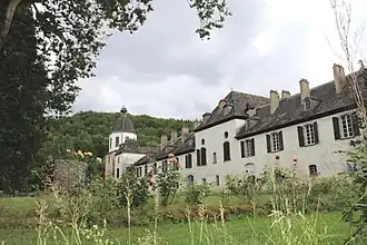 Abdij van Escaladieu - zicht vanuit de tuin