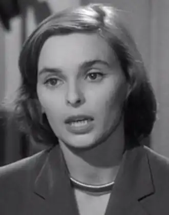 Lucia Bosè in Accadde al commissariato (1954)