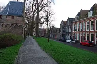 Achter de Vest gezien van nabij de Koepoortbrug