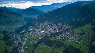 Zicht op Adelboden